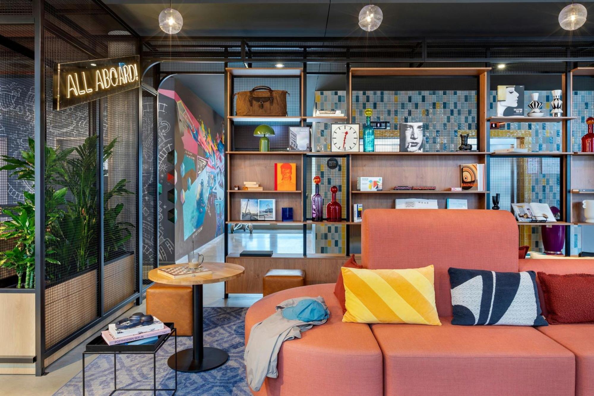 Moxy Berlin Ostbahnhof — Billeder 1
